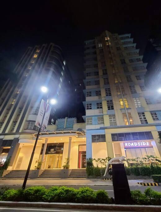 House Of B&Y At 101 Newport Across Naia T3 Lägenhet Manila Exteriör bild